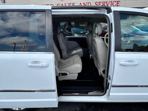 2015 Chrysler Town and Country Touring