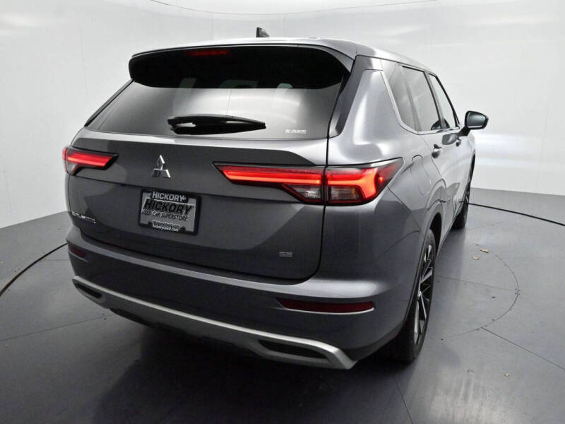2022 Mitsubishi Outlander SE