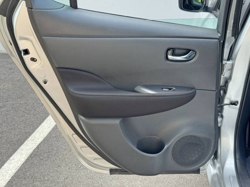 2023 Nissan LEAF S