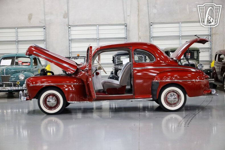 1947 Ford Deluxe