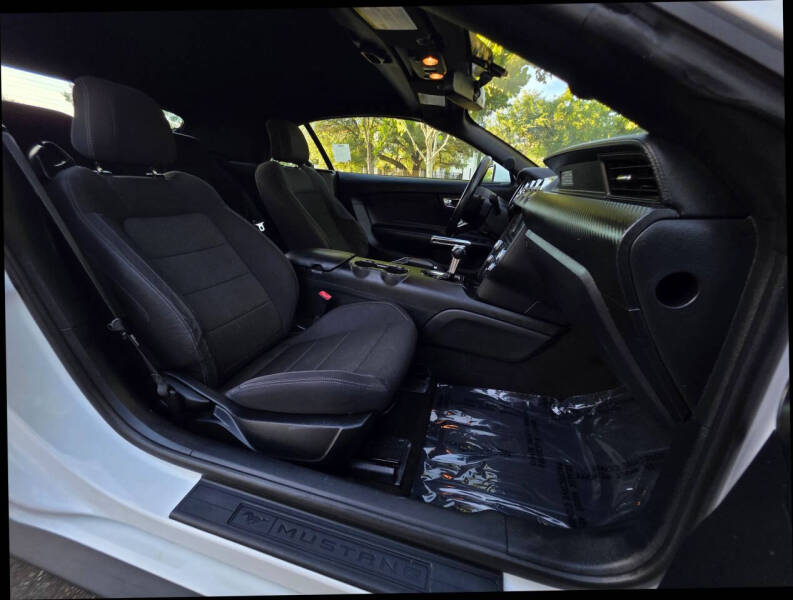 2016 Ford Mustang V6