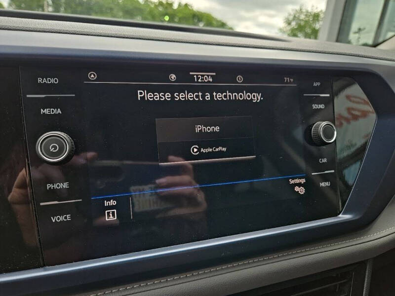 2024 Volkswagen Taos SE