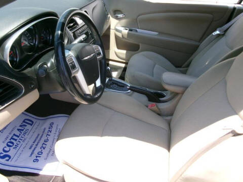 2013 Chrysler 200 Touring