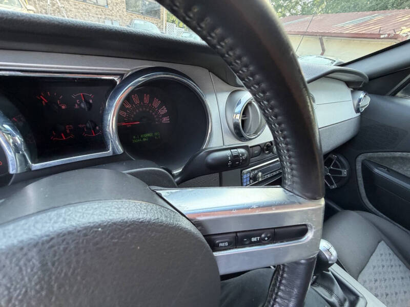 2006 Ford Mustang GT Deluxe