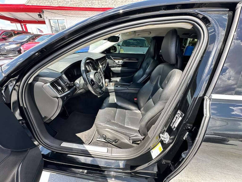 2018 Volvo S90 T5 Momentum