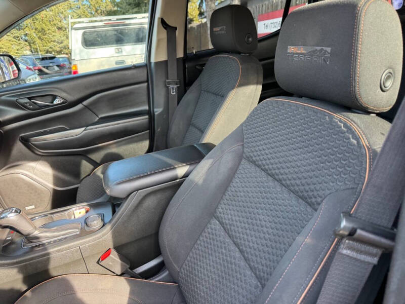 2017 GMC Acadia SLE-2