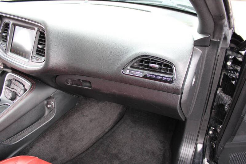 2015 Dodge Challenger SXT Plus