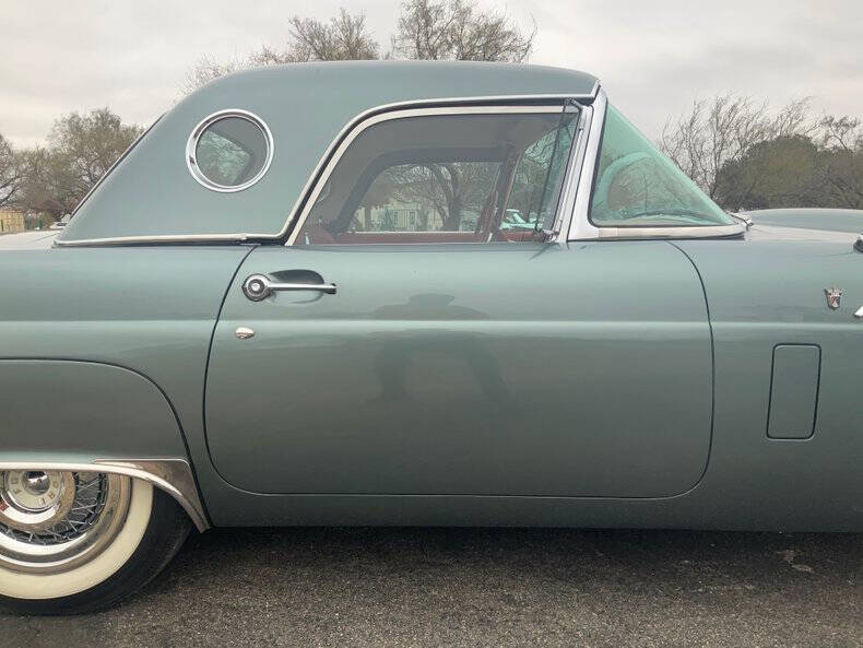 1956 Ford Thunderbird