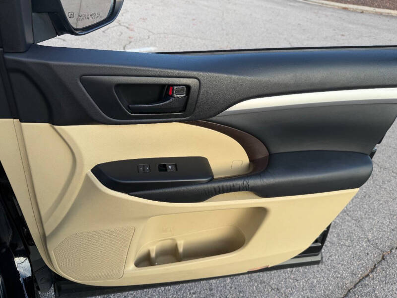 2015 Toyota Highlander LE