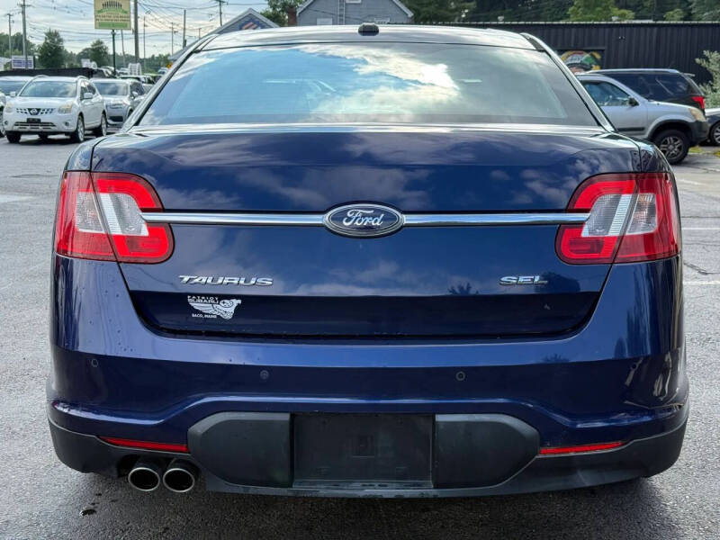 2011 Ford Taurus SEL