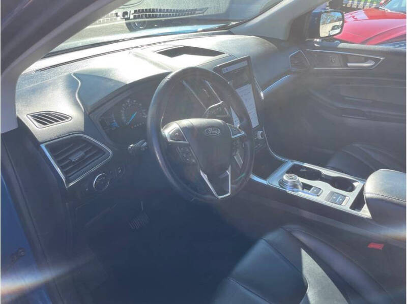 2022 Ford Edge Titanium