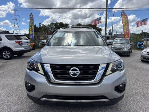 2017 Nissan Pathfinder SL