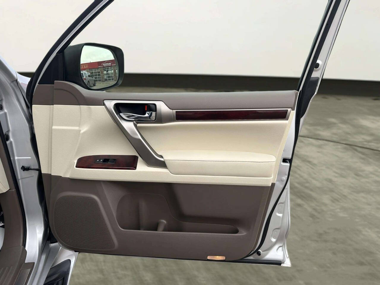 LexusGX 46023