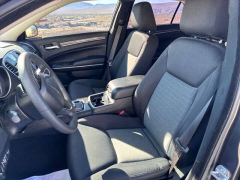 2022 Chrysler 300 Touring