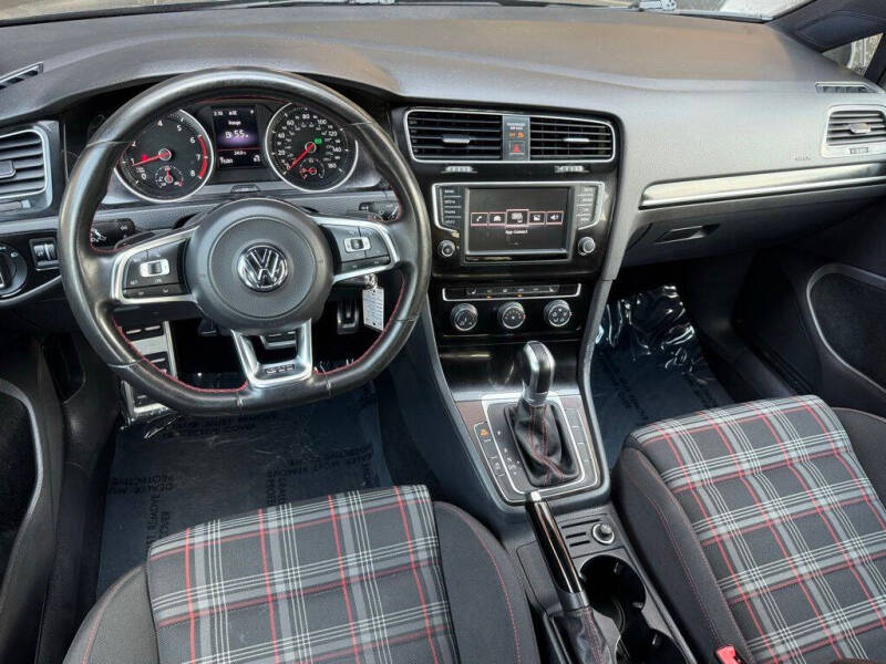 2017 Volkswagen Golf GTI S