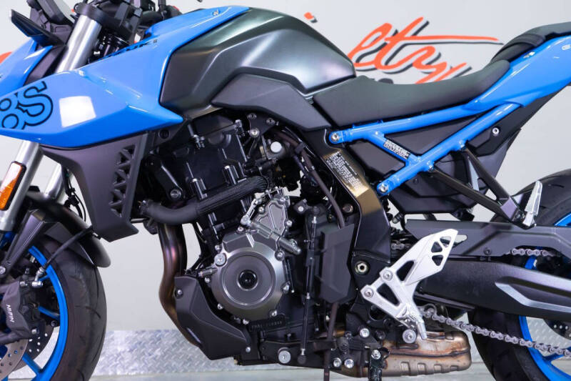 2024 Suzuki GSX-8S