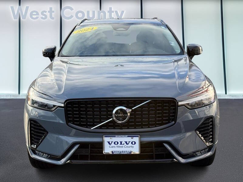 2024 Volvo XC60 B5 Plus Dark Theme