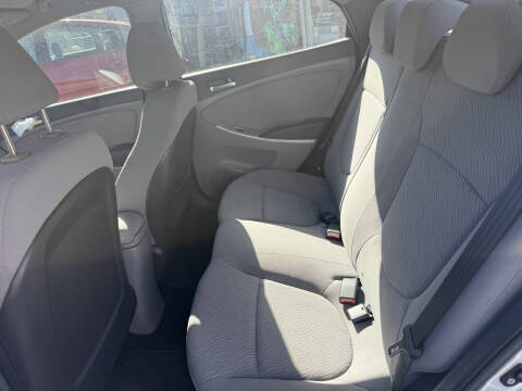 2012 Hyundai Accent GLS