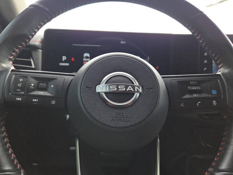 2025 Nissan Kicks SR