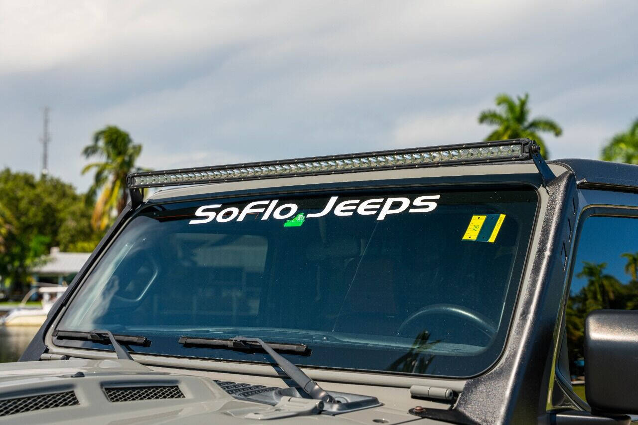 2021 JEEP Gladiator Pickup - $56,999