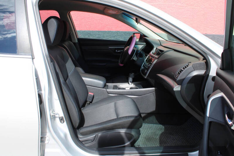 2016 Nissan Altima 2.5 SR
