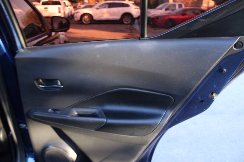 2020 Nissan Kicks SR