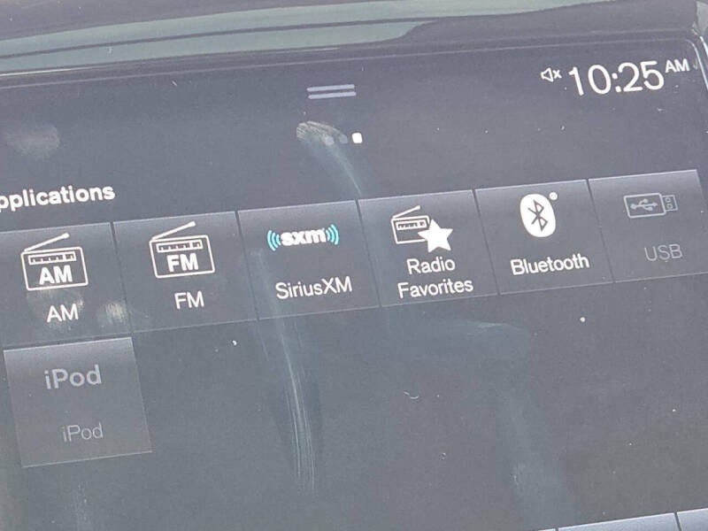 2022 Volvo XC90 T6 Momentum 6-Passenger