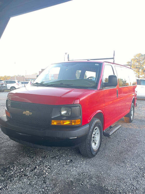 2015 Chevrolet Express Cargo Work Van's photo