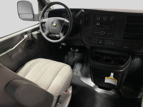 2025 Chevrolet Express 3500