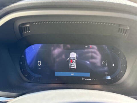 2025 Volvo XC60 B5 Plus Dark Theme