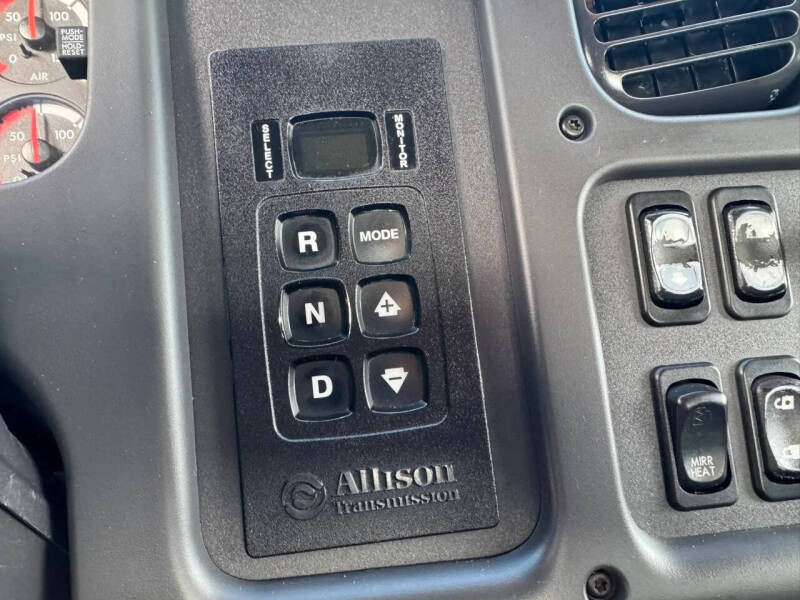 2015 Freightliner M2 106