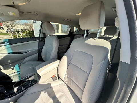 2020 Hyundai Tucson SE