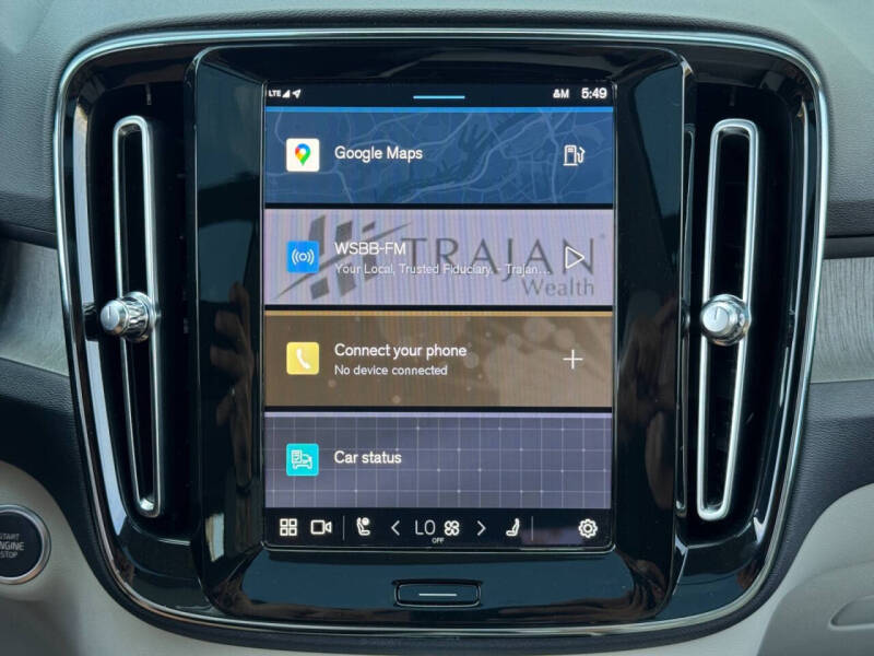 2024 Volvo XC40 B5 Ultimate Bright Theme