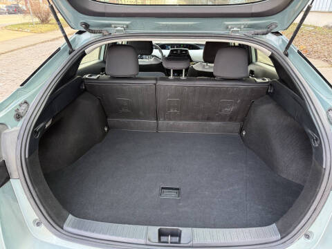 2019 Toyota Prius L Eco