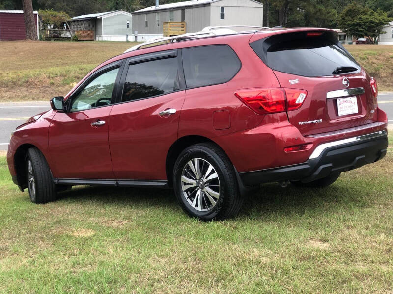 2017 Nissan Pathfinder SV