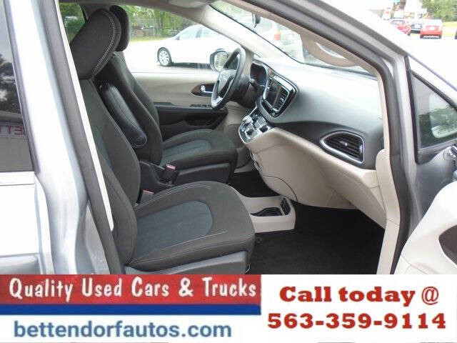 2021 Chrysler Voyager L