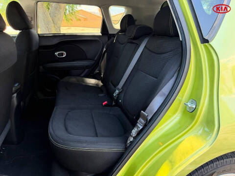 2016 Kia Soul +