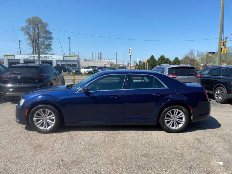 2017 Chrysler 300 Limited