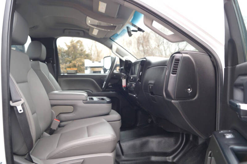 2022 Chevrolet Silverado 5500HD