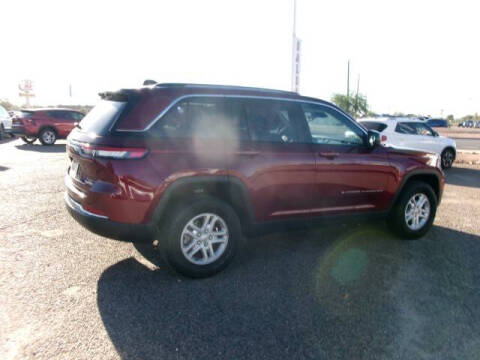 2023 Jeep Grand Cherokee Laredo