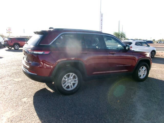 2023 Jeep Grand Cherokee Laredo