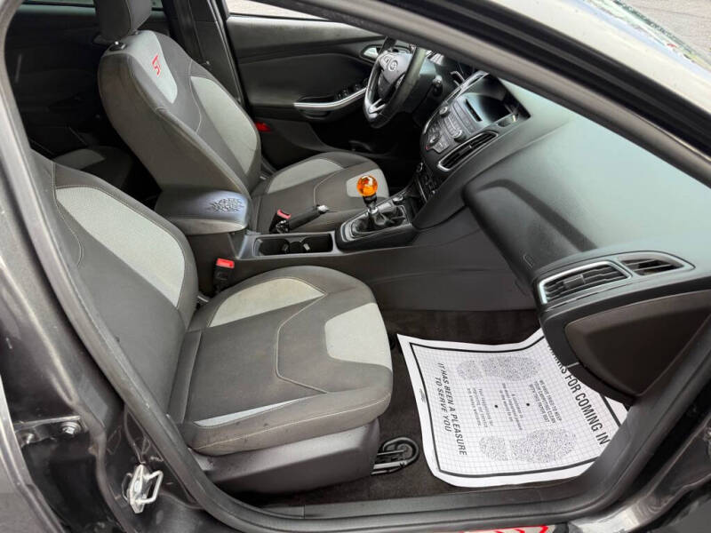 2017 Ford Focus ST