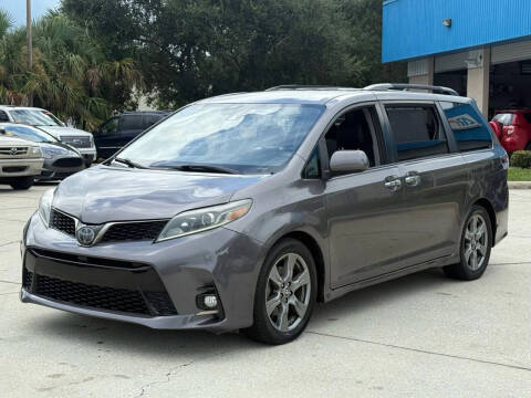 2019 Toyota Sienna SE Premium 8-Passenger
