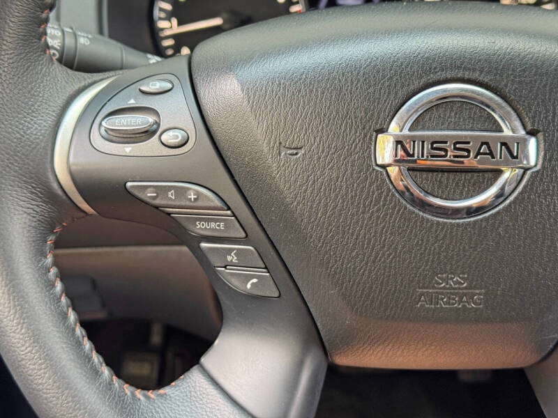 2020 Nissan Pathfinder SV