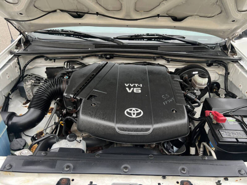 2011 Toyota Tacoma Base photo 27