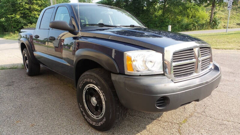 2006 Dodge Dakota for sale at Car $mart in Masury OH