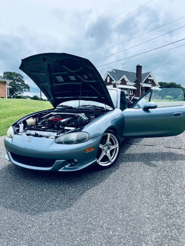 2004 Mazda Miata null photo 18