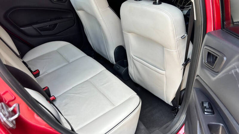 2011 Ford Fiesta SES