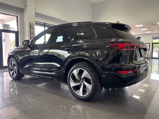 2025 Audi Q6 e-tron quattro Premium Plus
