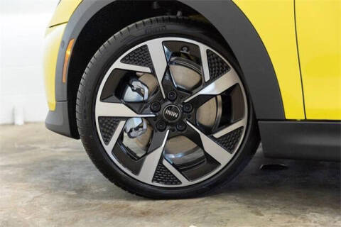 2025 MINI Hardtop 2 Door Cooper S Signature Trim